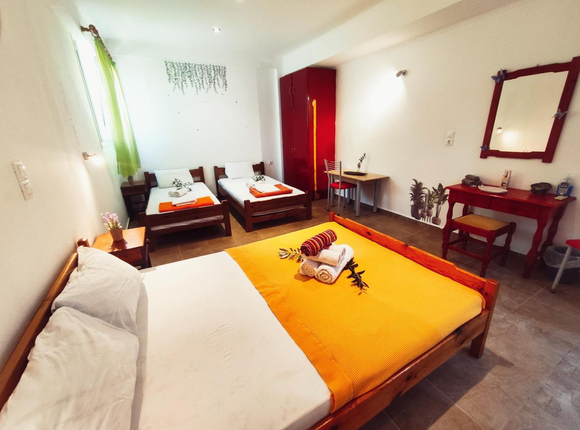 Rena'S Rooms Μελίντα Melinta Oda fotoğraf
