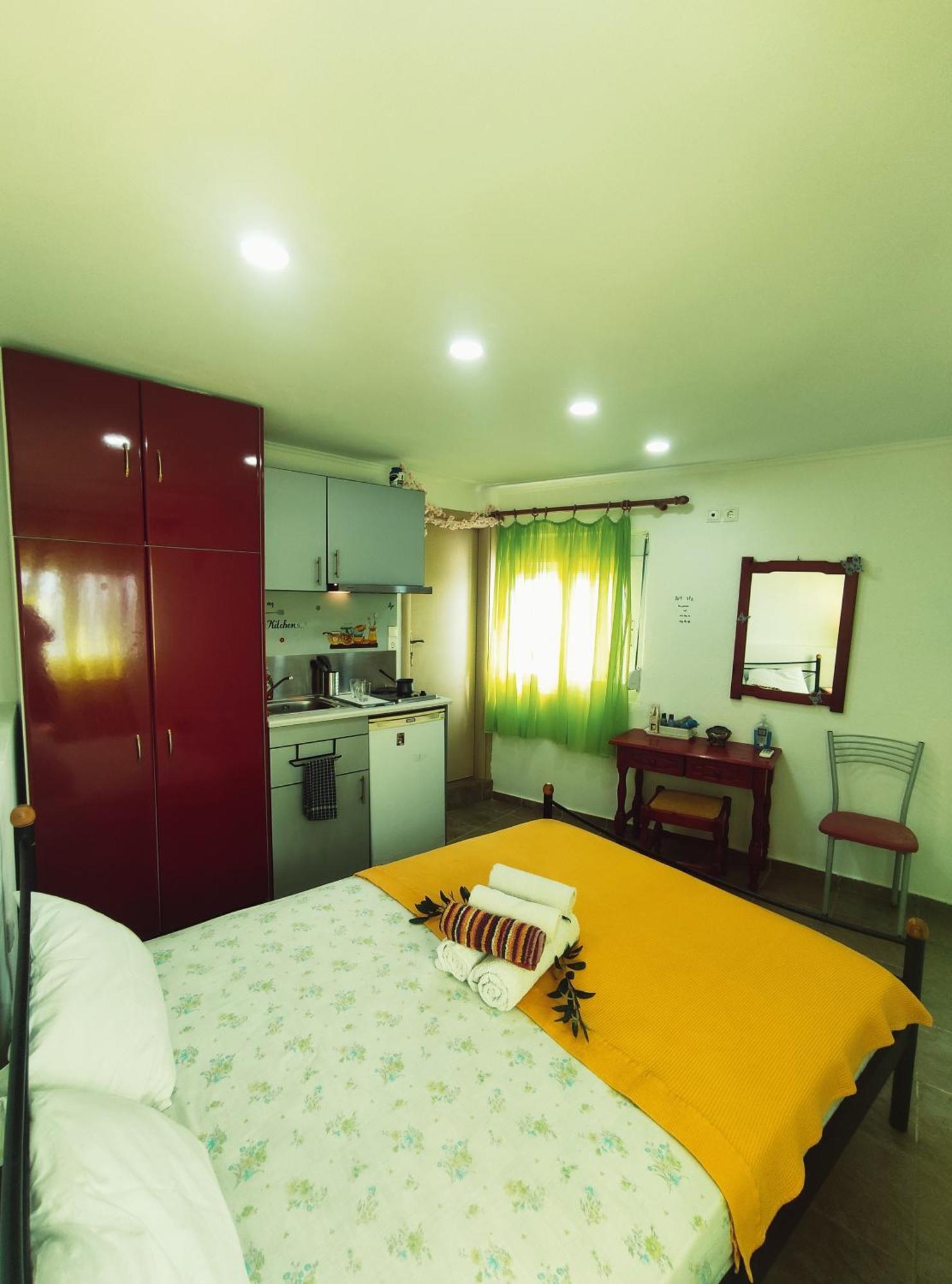 Rena'S Rooms Μελίντα Melinta Oda fotoğraf
