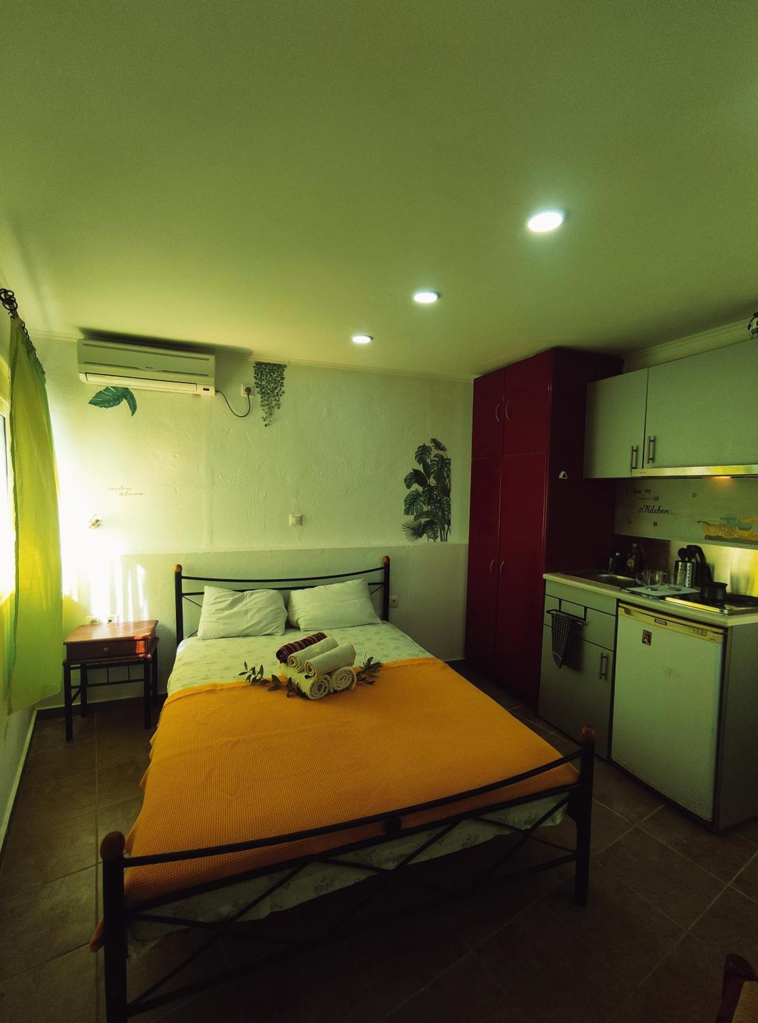 Rena'S Rooms Μελίντα Melinta Oda fotoğraf